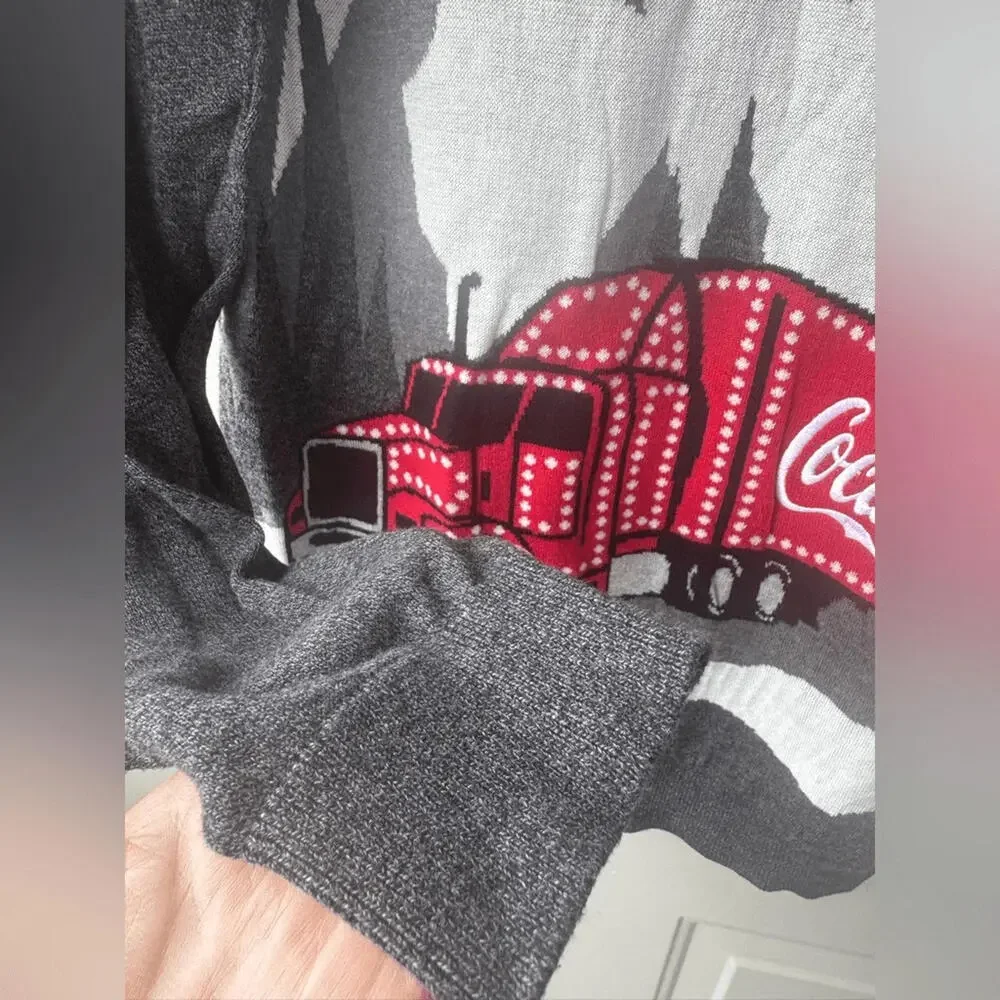 Coca-Cola Holidays Are Coming Christmas Truck Gray Sweater Size‎ Large L Y2K